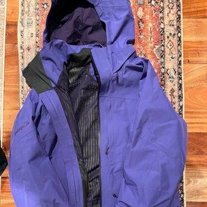 Patagonia Women's Gore-Tex Jacket (XL)